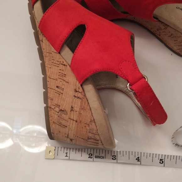 Bandolino suede wedge sandals, sz 7 - Picture 3 of 7